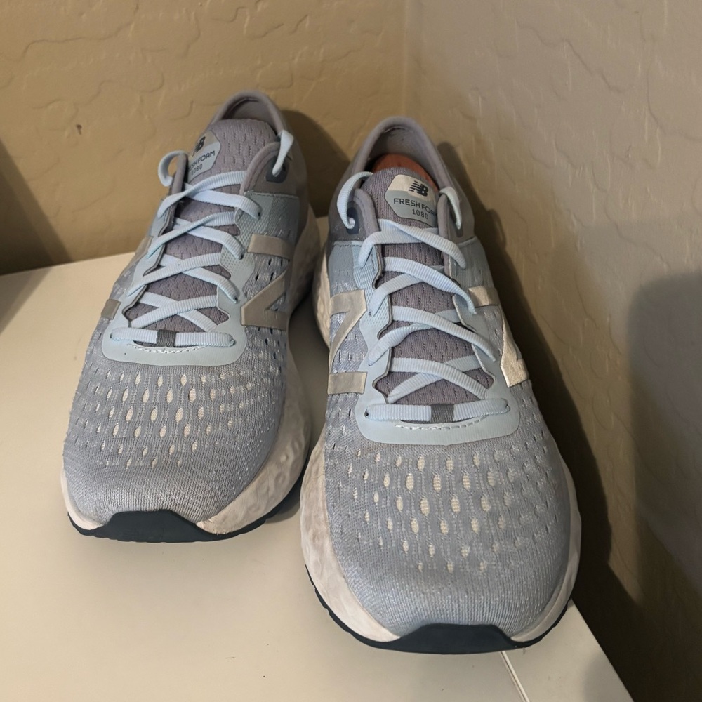 New Balance Fresh Foam 1080 women's 12 - Picture 2 of 5
